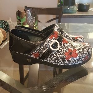 Sale❤Koi Sanita Danskos